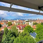 180 Panoramic Views Fully Equipped For 6 Acs