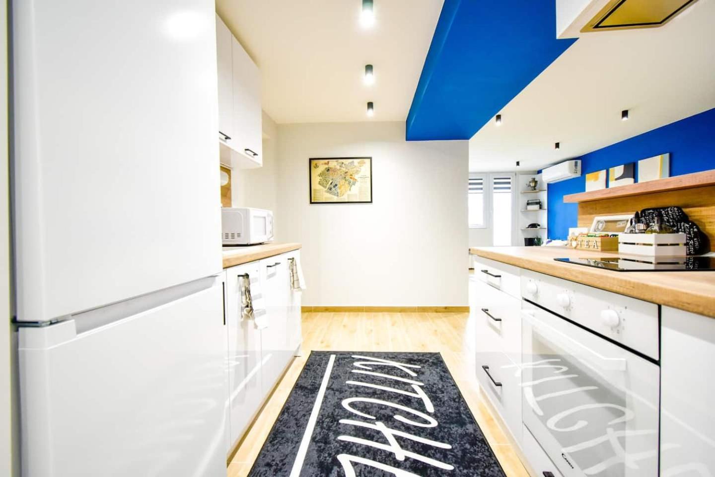 180 Panoramic Views Fully Equipped For 6 Acs *