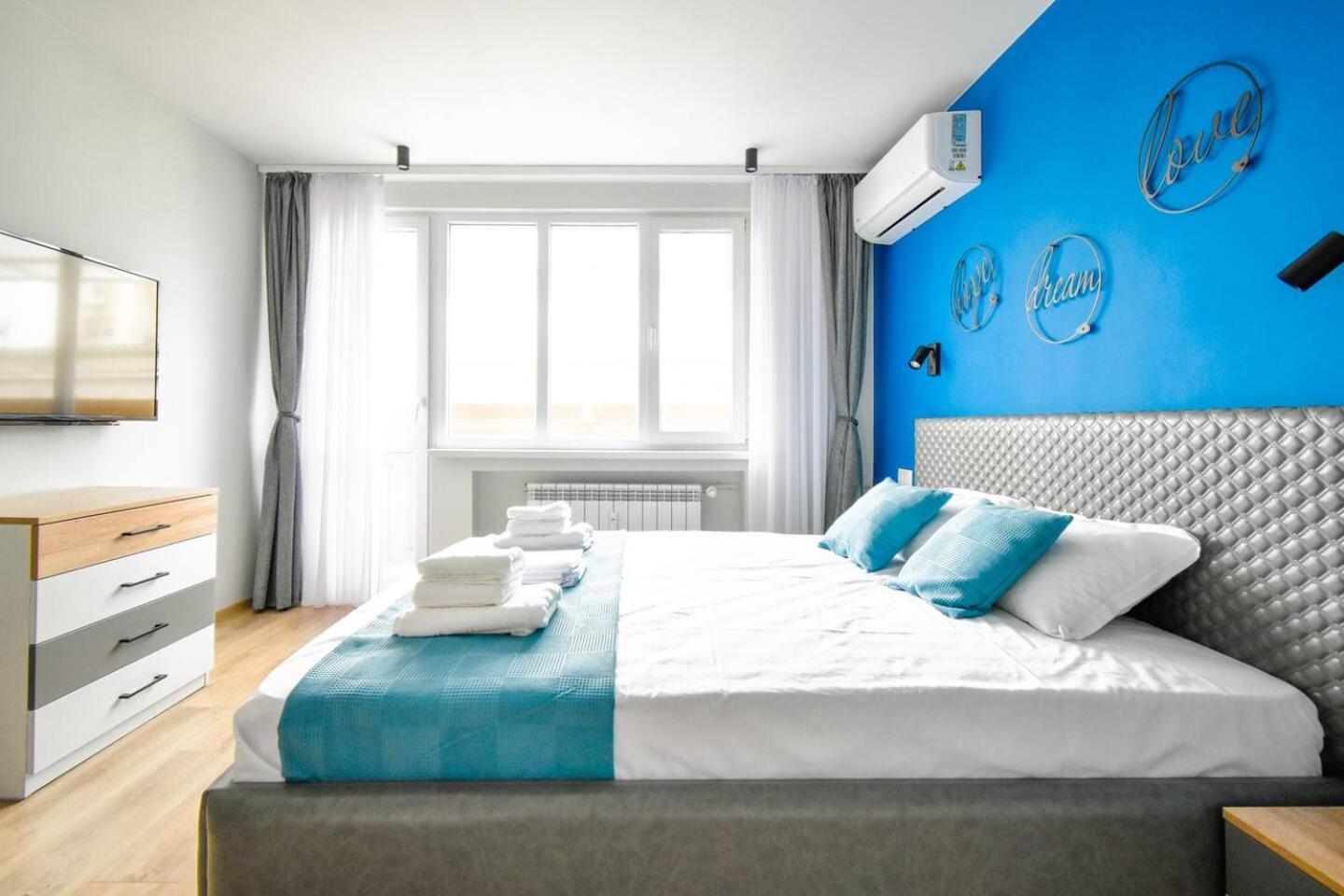 180 Panoramic Views Fully Equipped For 6 Acs *